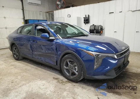 2025 Kia K4 Lx из США, поврежденный, VIN 3KPFT4DE1SE105946